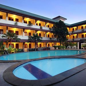 Cakra Kembang Hotel